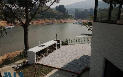 Finca El Peñol La Cristalina con 2 Casas – MLS 244242