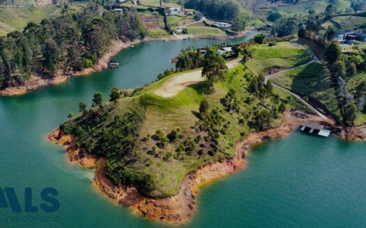 Lote en Península El Peñol con Marina y Potencial de Desarrollo – MLS 245869