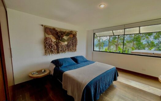 Apartamento de Lujo de 3 Habitaciones con Acceso a la represa en Guatapé – MLS 252073