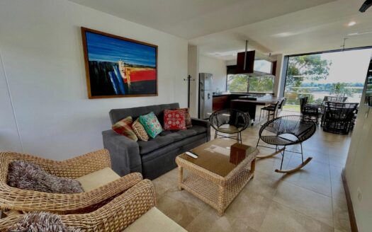 Apartamento de Lujo de 3 Habitaciones con Acceso a la represa en Guatapé – MLS 252073