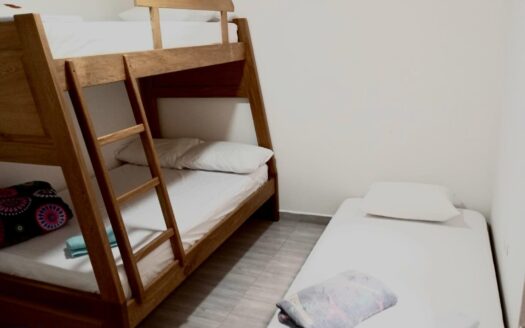 Apartamento de 4 Habitaciones con Patios en El Roble, Guatapé – MLS 256136