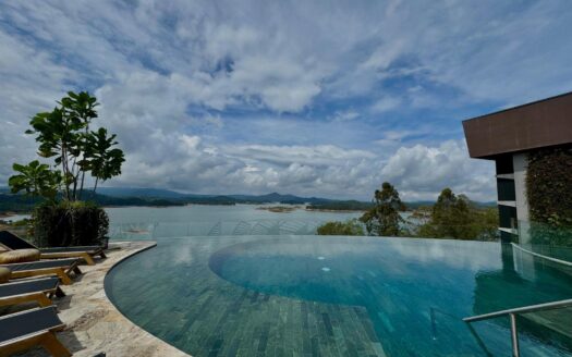 Apartamento de Lujo de 3 Habitaciones con Acceso a la represa en Guatapé – MLS 252073